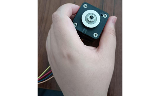Magnetic and optical encoder comparison for fluidic instruments